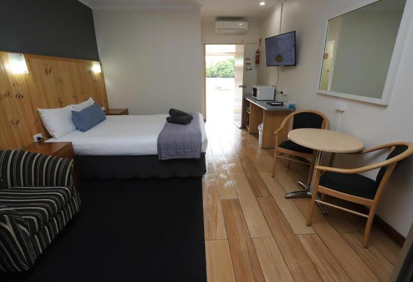 اتاق لوکس با تخت دو نفره بزرگ, Sleepy Hill Motor Inn