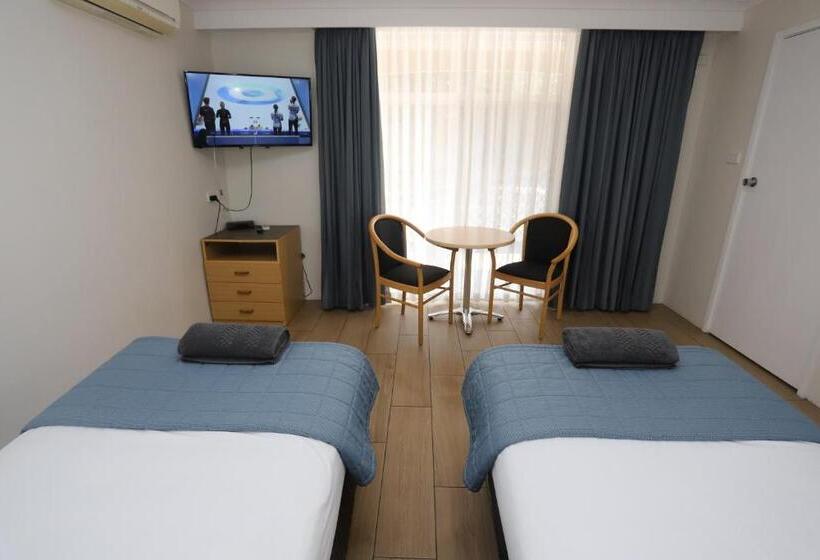 آپارتمان خانوادگی 2 خوابه, Sleepy Hill Motor Inn