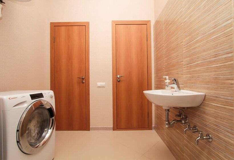 共用房间的床, Adres Hostel