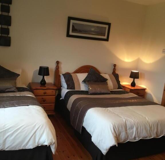 اتاق استاندارد با چشم‌انداز دریا, Carrick House B&b
