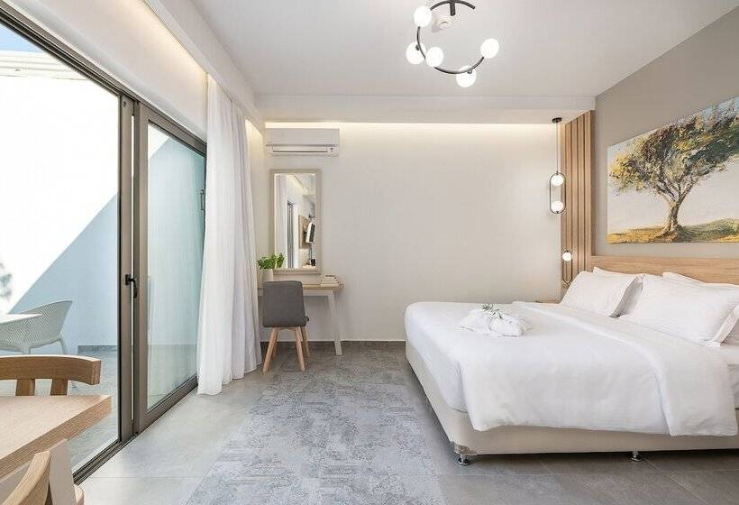 آپارتمان 1 خوابه با چشم‌انداز استخر, Epavli Boutique