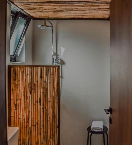 اتاق سوپریور با چشم‌انداز استخر, Kanso Rooms