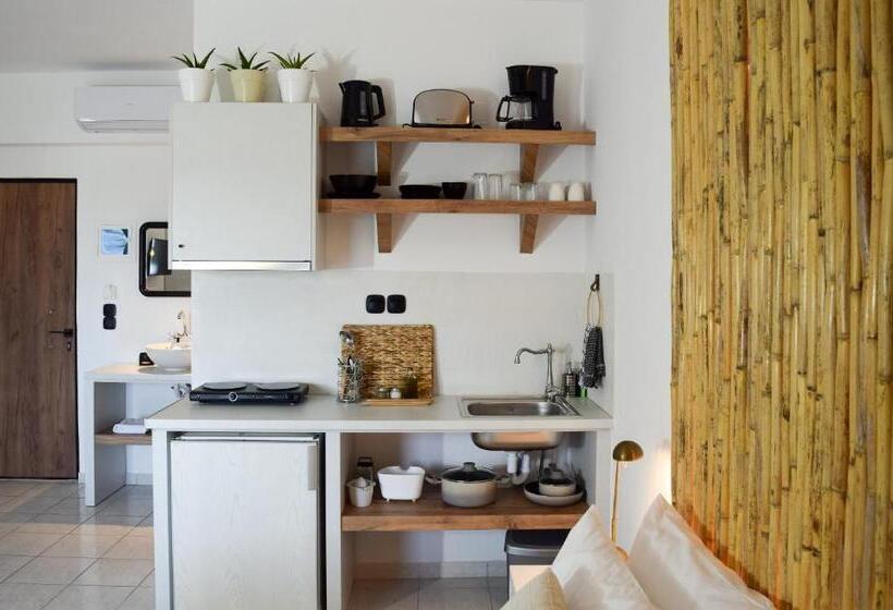 اتاق سوپریور با چشم‌انداز استخر, Kanso Rooms