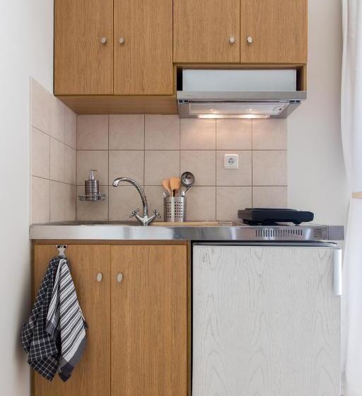 استودیو استاندارد با چشم‌انداز استخر, Kanso Rooms