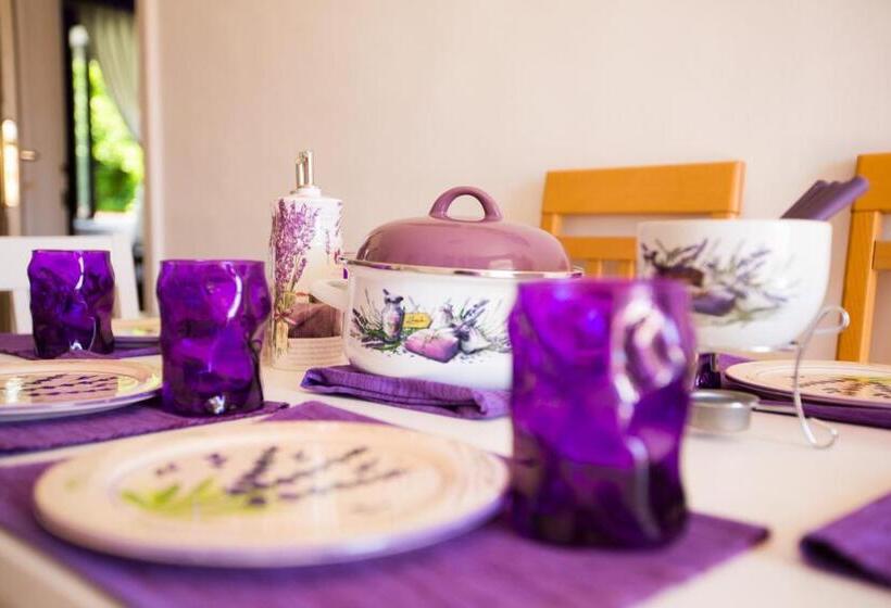 اتاق استاندارد با سرویس بهداشتی مشترک, Guest House Gugily