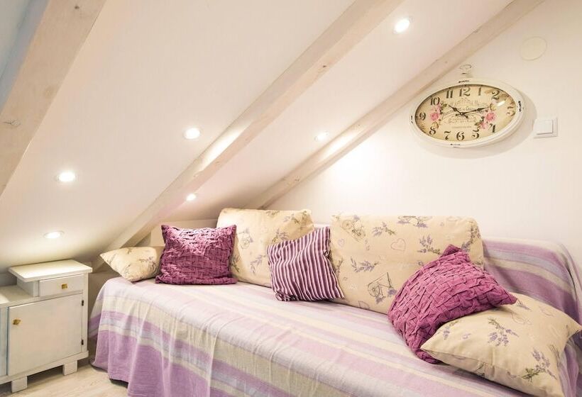 آپارتمان 3 خوابه با چشم‌انداز دریا, Guest House Gugily