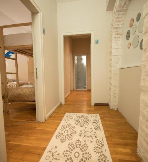 اتاق استاندارد, Mosaic Home