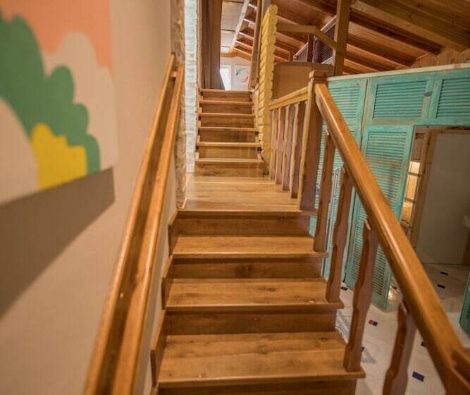 تختخواب در اتاق مشترک, Mosaic Home