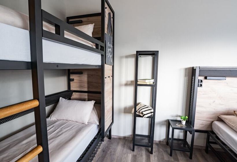 اتاق استاندارد چهار تخته, Harry S Xl Hotel Salzburg