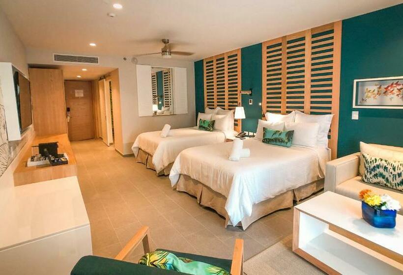 سوییت جونیور با چشم‌انداز جانبی دریا, Dreams Natura Resort & Spa  All Inclusive