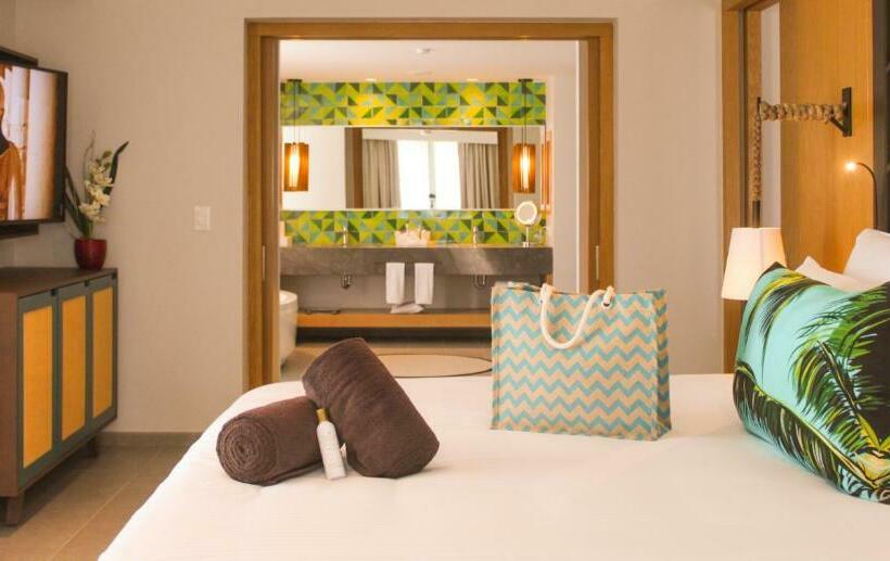 سوئیت کلوب با چشم‌انداز دریا, Dreams Natura Resort & Spa  All Inclusive