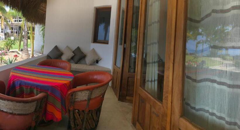 سوییت جونیور با چشم‌انداز دریا, Bungalows Lydia San Pancho