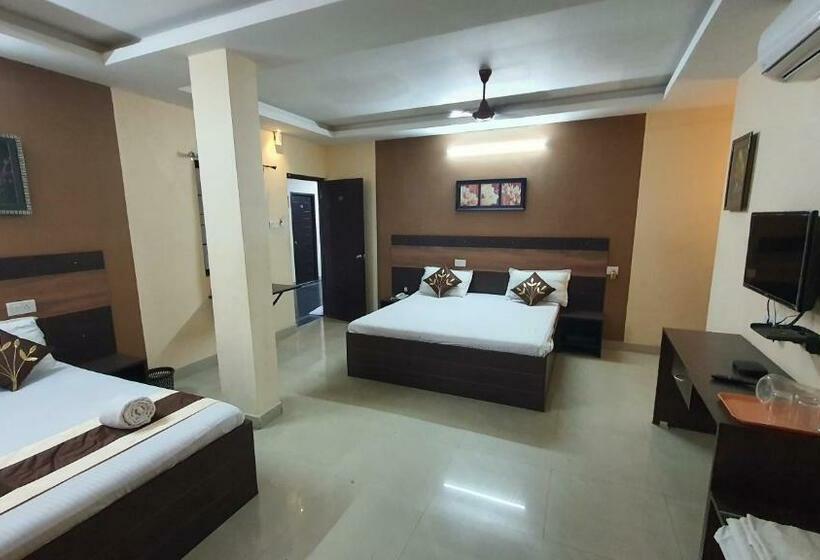اتاق لوکس خانوادگی, S4 Residency