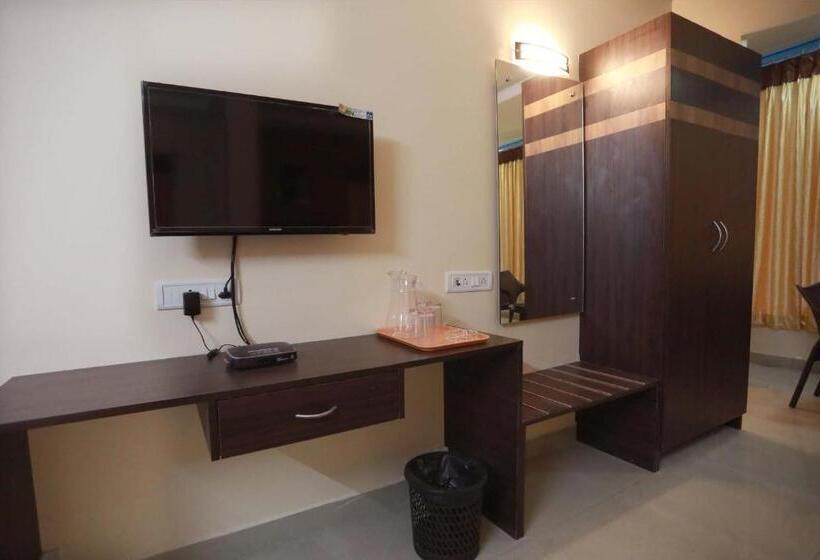 اتاق لوکس, S4 Residency