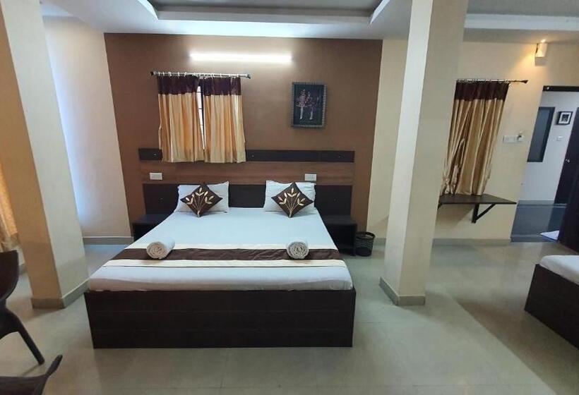 اتاق لوکس خانوادگی, S4 Residency
