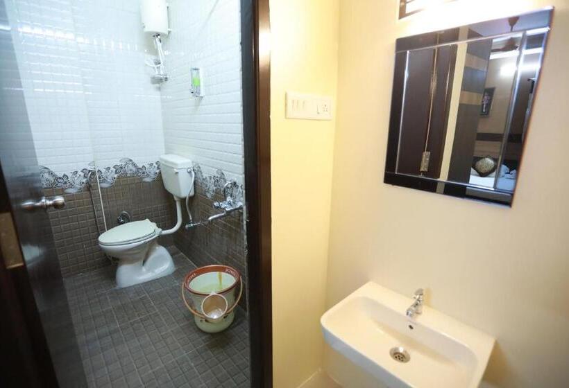 اتاق لوکس خانوادگی, S4 Residency