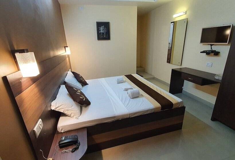 اتاق لوکس, S4 Residency