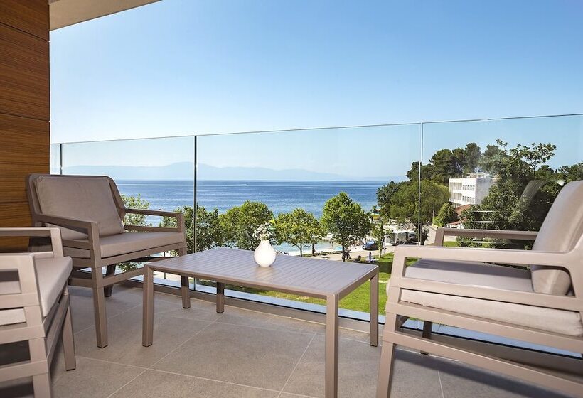 اتاق لوکس با چشم‌انداز دریا, Luxury Hotel Riva