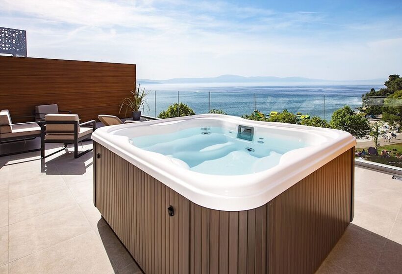 Deluxe Suite Sea View, Luxury Hotel Riva
