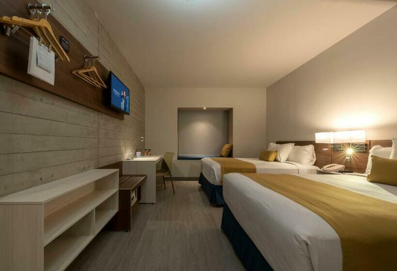 اتاق استاندارد با 2 تخت دوبل, Microtel Inn & Suites By Wyndham Irapuato