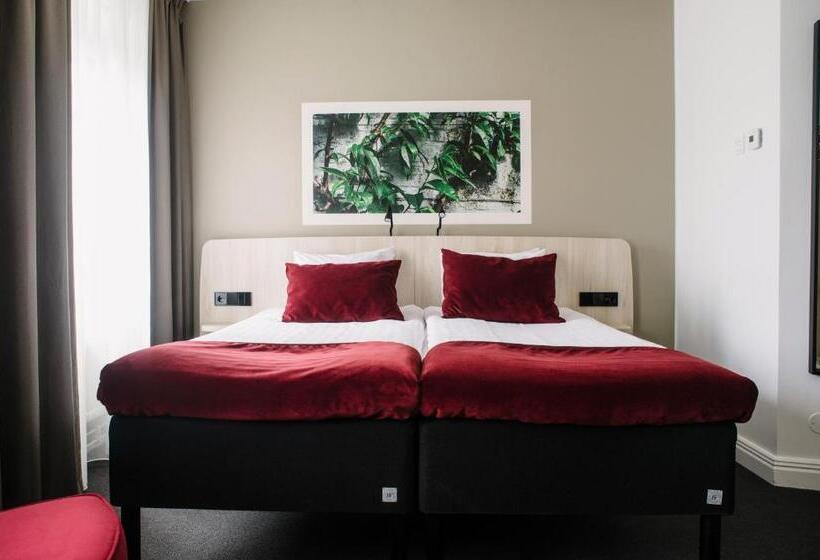 استودیوی استاندارد, Best Western Hotel Svava