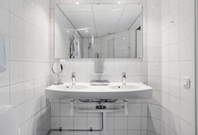 استودیوی استاندارد, Best Western Hotel Svava