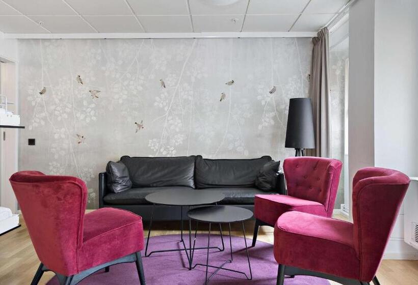 استودیوی استاندارد, Best Western Hotel Svava