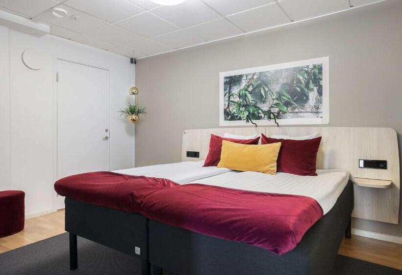 استودیوی استاندارد, Best Western Hotel Svava