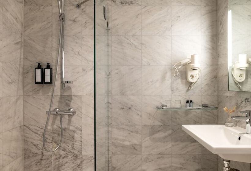 اتاق خانوادگی, Elite Stora Hotellet örebro