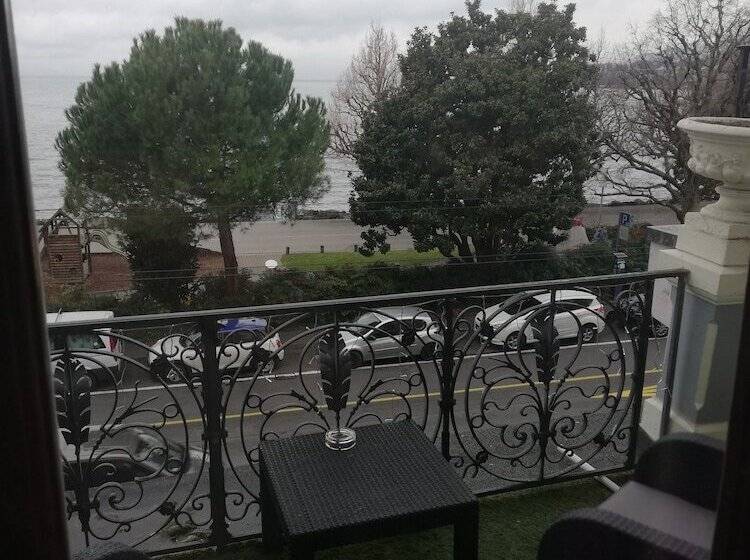 اتاق استاندارد با چشم‌انداز دریاچه, Parc & Lac