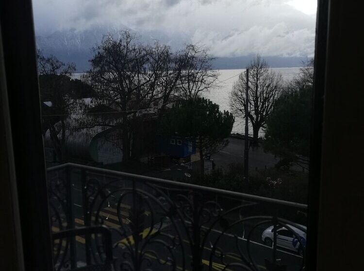 اتاق استاندارد با چشم‌انداز دریاچه, Parc & Lac
