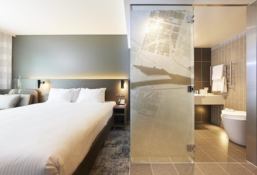 Standard Room Superior Floor, Holiday Inn Express Melbourne Southbank, An Ihg
