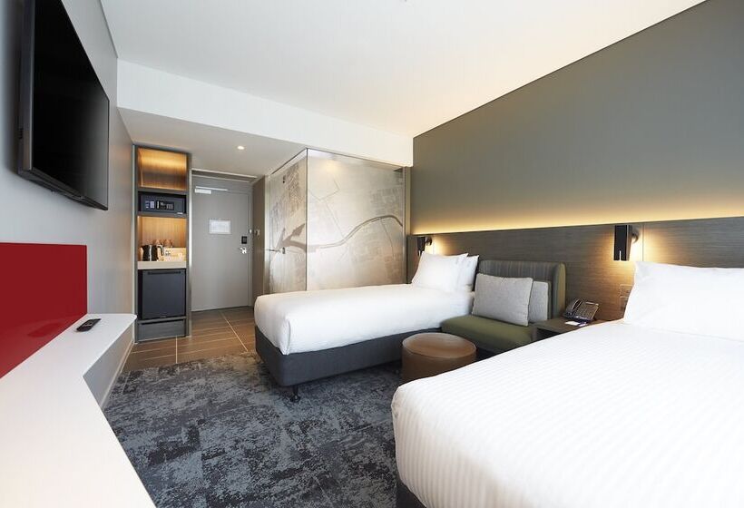 Standard Room Superior Floor, Holiday Inn Express Melbourne Southbank, An Ihg