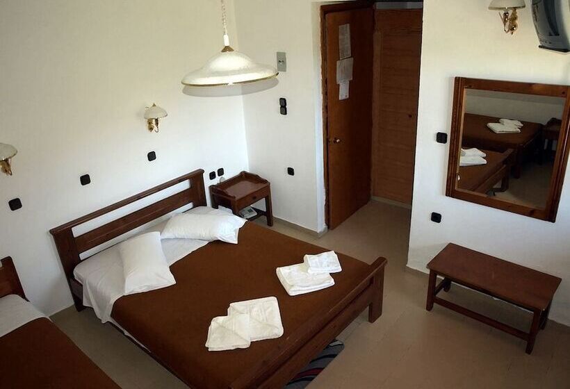 Habitación Triple Estándar, Exari