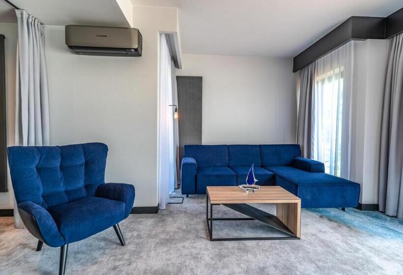 Suite with lake view, Marina Nawigator