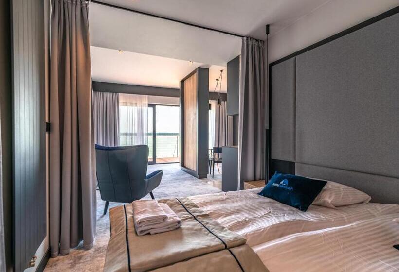 Suite with lake view, Marina Nawigator
