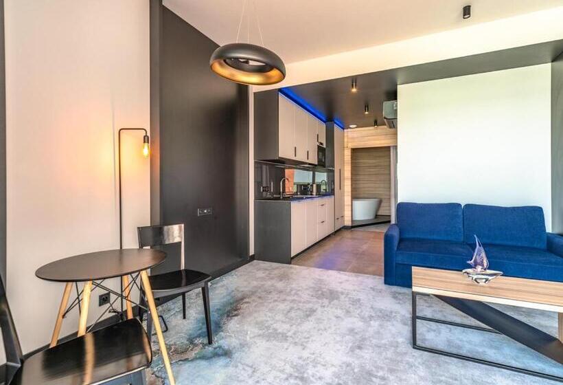 Suite with lake view, Marina Nawigator