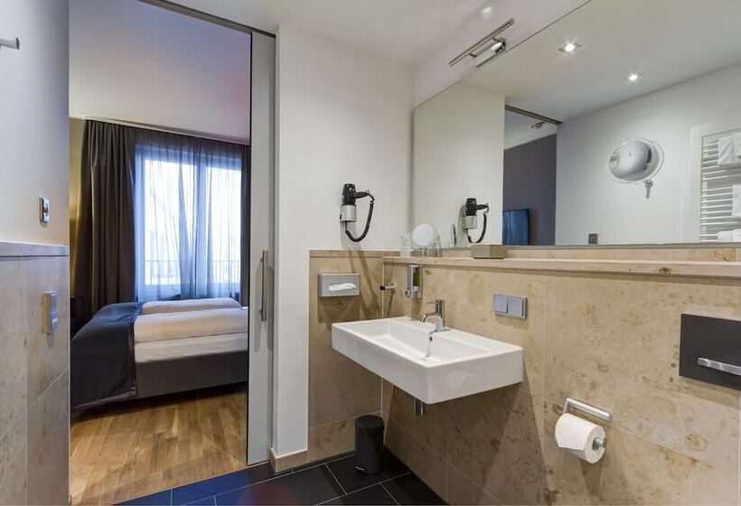 اتاق استاندارد, Qube Hotel Bahnstadt