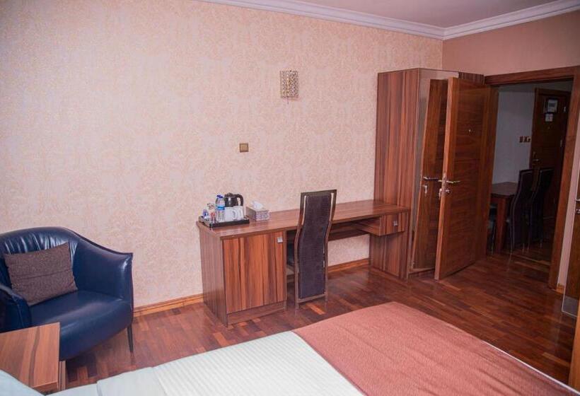 سوییت, Mahogany Hotel And Suites