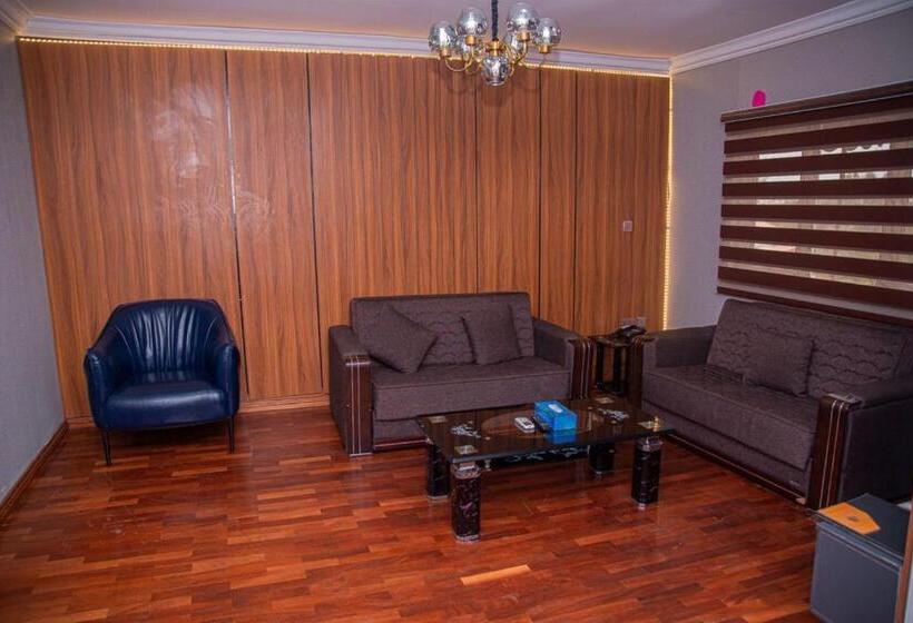 سوییت, Mahogany Hotel And Suites