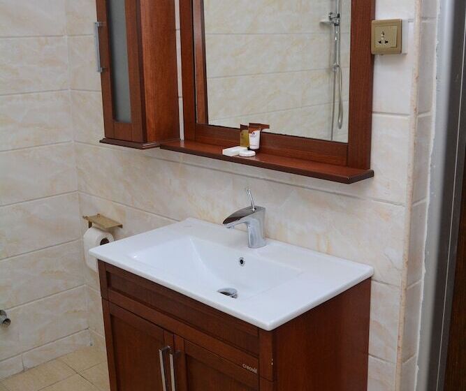 سوئیت پرزیدنت, Mahogany Hotel And Suites