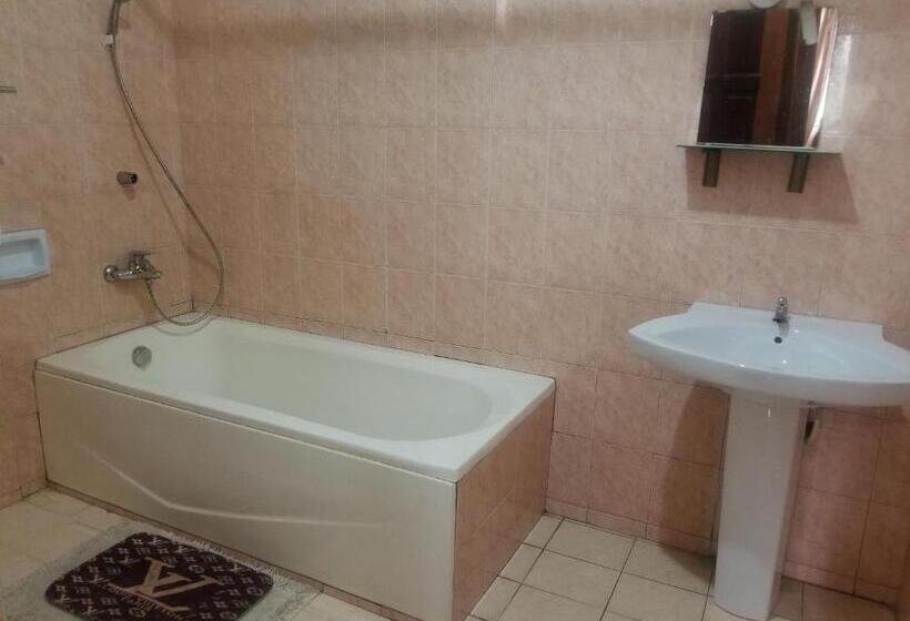اتاق استاندارد با تخت بزرگ, Neradom
