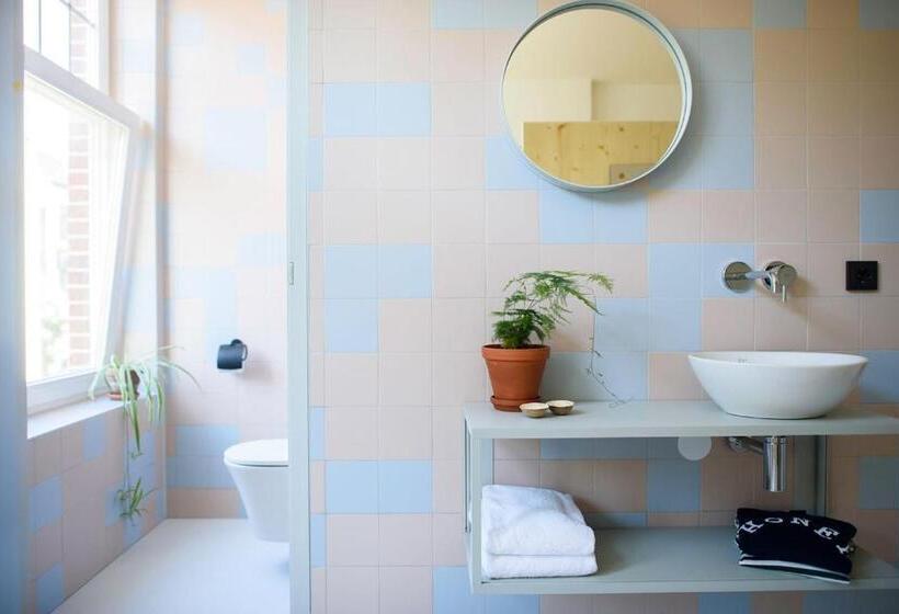 اتاق استاندارد با سرویس بهداشتی مشترک, The Green Elephant Hostel & Spa