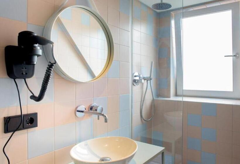 اتاق استاندارد, The Green Elephant Hostel & Spa