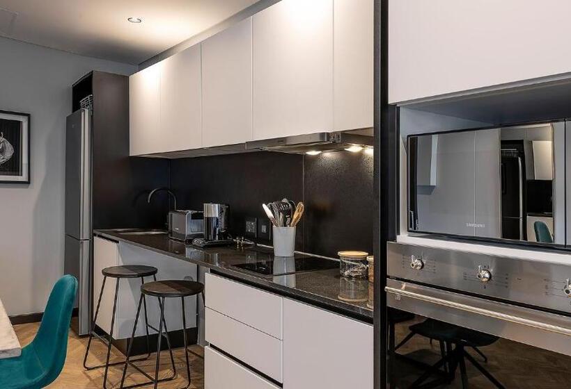 استودیوی لوکس, The Onyx Apartment Hotel By Newmark