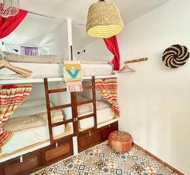 共用房间的床, Darna Hostel