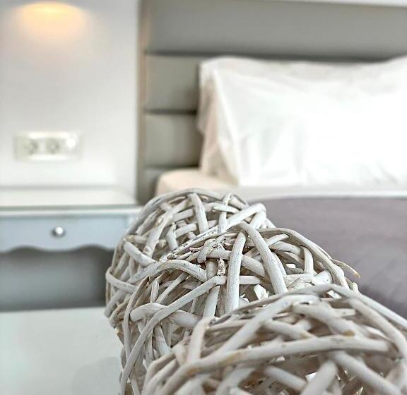 اتاق سوپریور با تخت بزرگ, Hermoso Luxury Suites