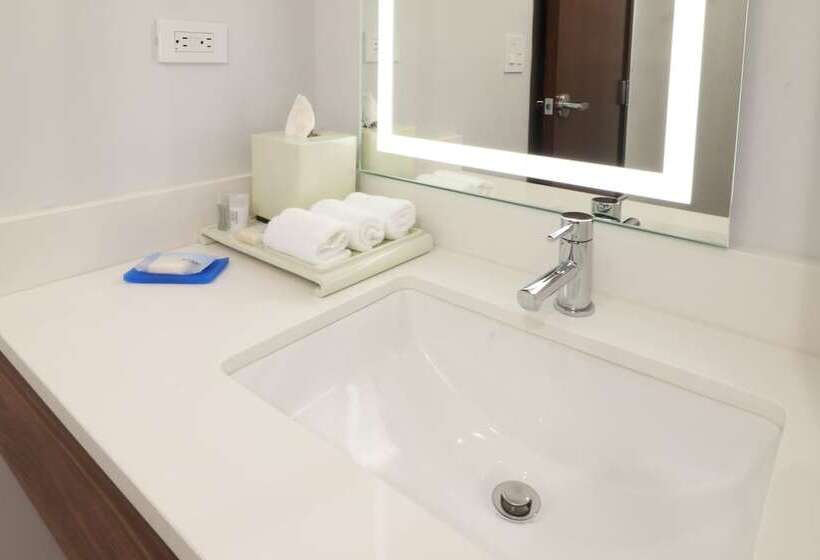 اتاق استاندارد, Holiday Inn Express & Suites   Ensenada Centro, An Ihg