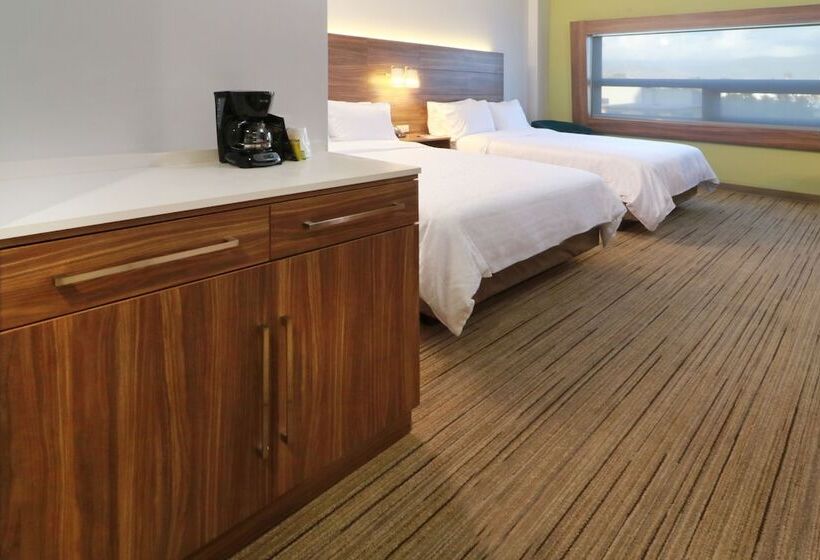 سوییت, Holiday Inn Express & Suites   Ensenada Centro, An Ihg