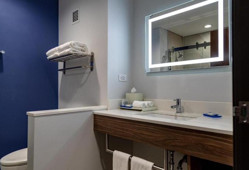 سوییت, Holiday Inn Express & Suites   Ensenada Centro, An Ihg